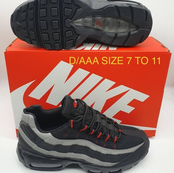 Nike Air 95s - Picture 3 of 6